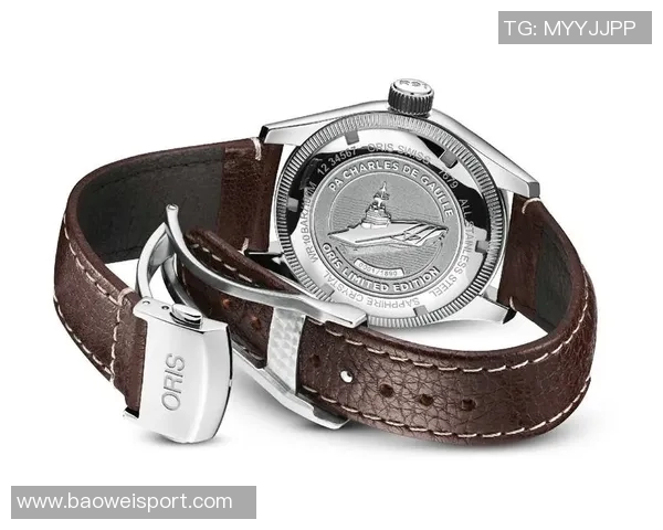 哈维西蒙斯与鲁尼亲密对话合影分享表达深切敬意与荣幸之情